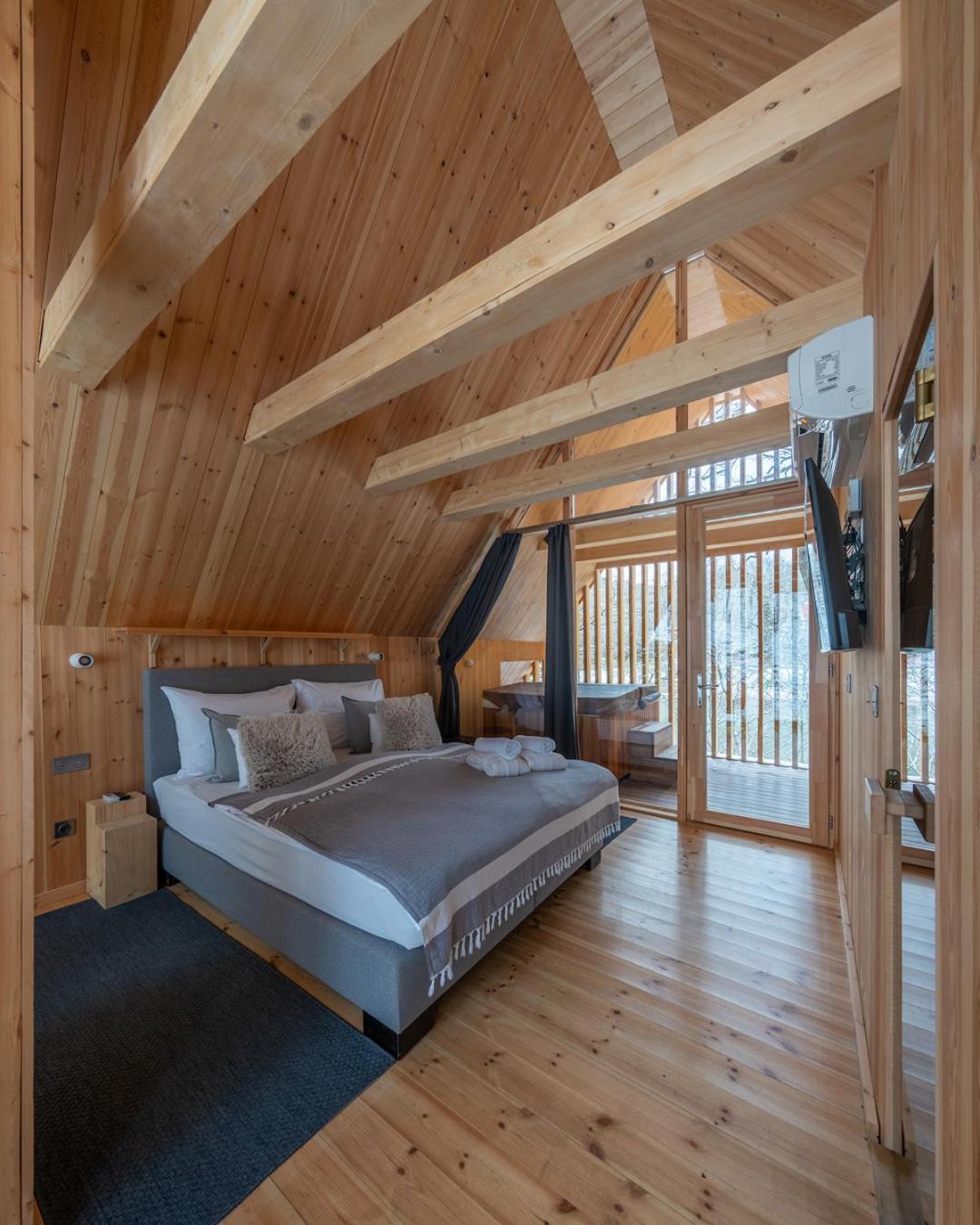 Apartment Treehouses